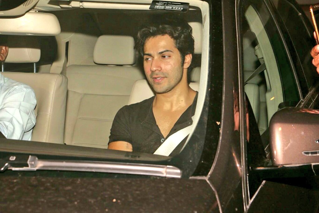 Varuniacs's tweet photo. HQ PICS-1 : Varun Dhawan spotted at Neha Dhupia's Birthday Bash! @Varun_dvn 

#Untagged #VarunDaily https://t.co/mfB3d06wMY