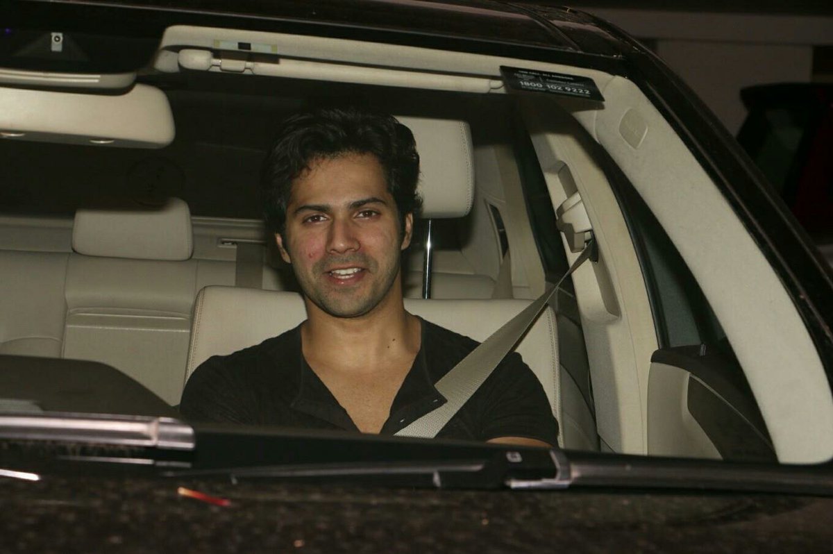 Varuniacs's tweet photo. HQ PICS-4 : Varun Dhawan spotted at Neha Dhupia's Birthday Bash! @Varun_dvn 

#Untagged #VarunDaily https://t.co/DjB5jvmV5S
