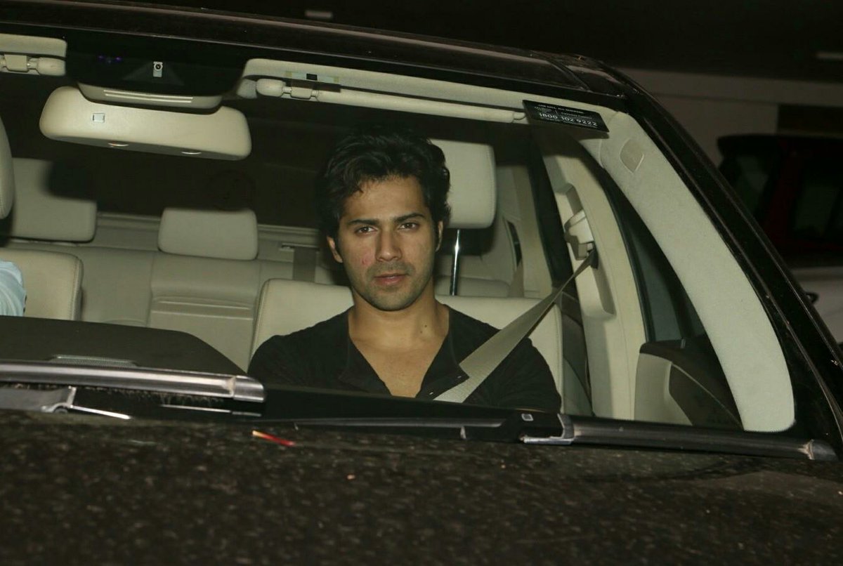 Varuniacs's tweet photo. HQ PICS-4 : Varun Dhawan spotted at Neha Dhupia's Birthday Bash! @Varun_dvn 

#Untagged #VarunDaily https://t.co/DjB5jvmV5S