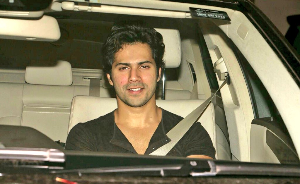 Varuniacs's tweet photo. HQ PICS-2 : Varun Dhawan spotted at Neha Dhupia's Birthday Bash! @Varun_dvn 

#Untagged #VarunDaily https://t.co/Q6WDOf7sOI