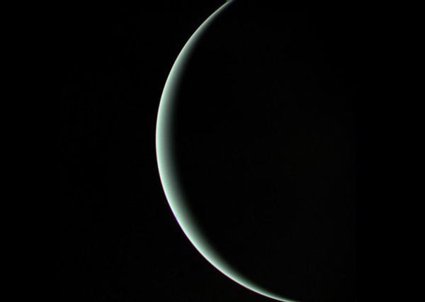 PopSci's tweet photo. Uranus is probably full of giant diamonds https://t.co/SPeDhgTFS6 https://t.co/nVE9TKTshy