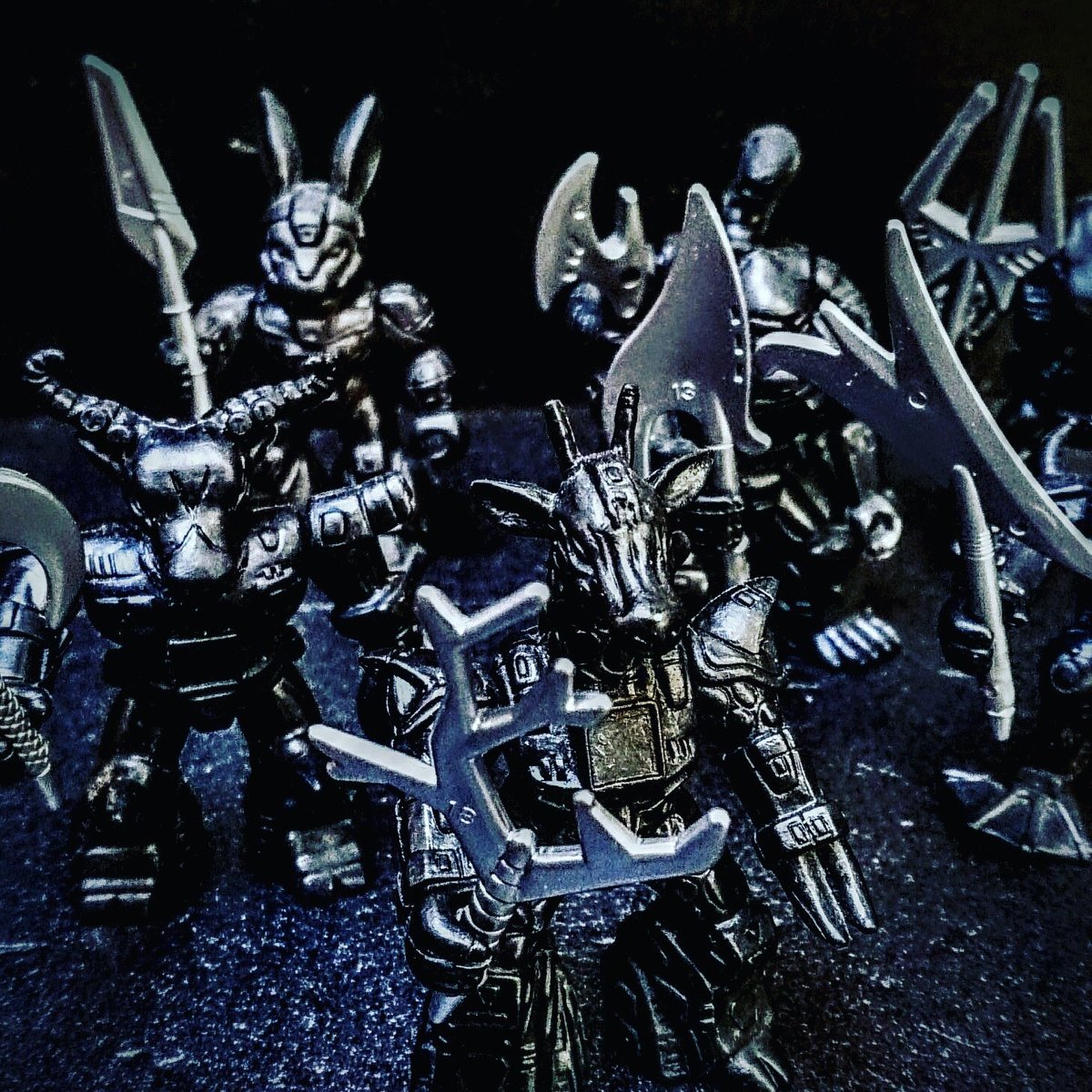 Beastformers's tweet photo. Beware... Black (GBB) Beasts with Silver Weapons. Makes a pretty neat contrast.
#Greekbattlebeasts #tepatomaxoi #BeastformersCollection https://t.co/tolRoxAC1p