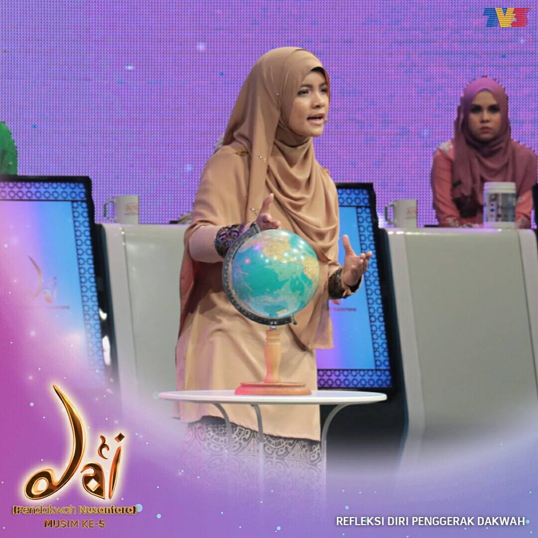 tv3malaysia's tweet photo. Tazkirah #DaiAfiqah berkisah tentang kejadian alam. #DaiTV3 https://t.co/SWi5oUbPmR