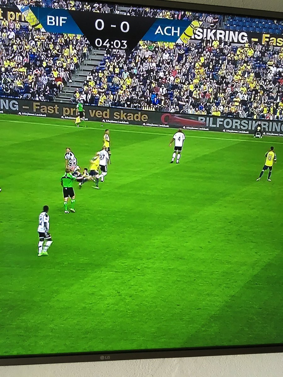 S_Pallesen's tweet photo. Forberedelse til pokalkampen på onsdag mod @ACHorsensGULE ⚽️⚽️. Vi glæder os😃#dbupokalen https://t.co/LwaVfkKPbg