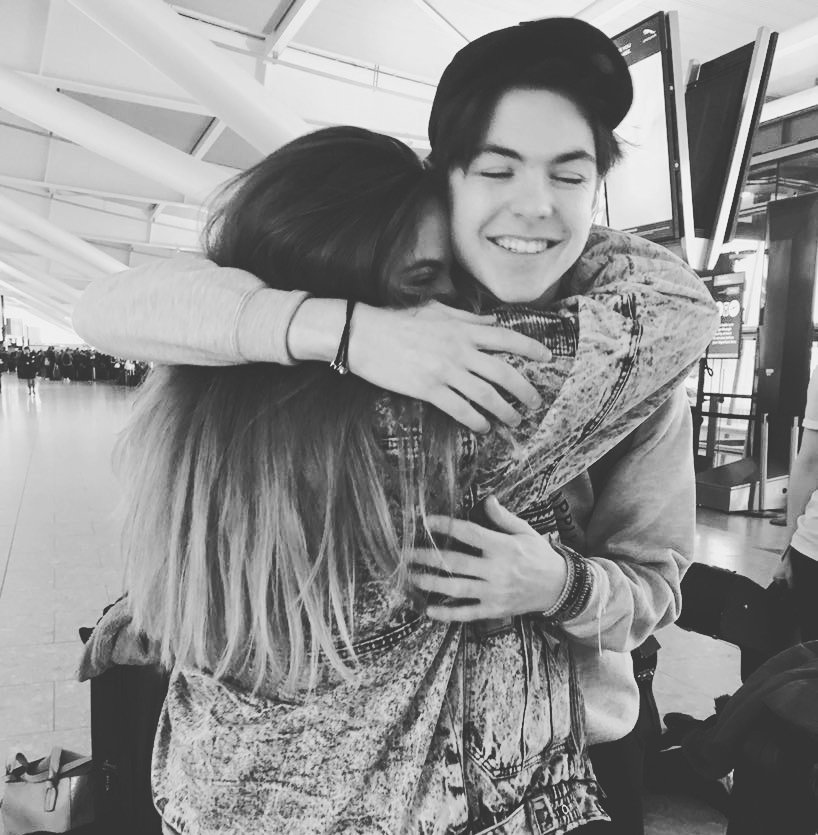 CaylaFionah1's tweet photo. EVERY FAN WANTS TO BE THE GIRL ♥

@NewHopeMarsya @smithenbygeorge @NewHopeLarissa https://t.co/eSAFceJL89