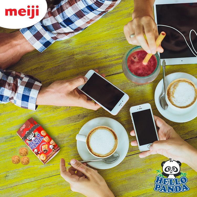 mehellopanda's tweet photo. Hello Panda is a great companion for an afternoon snack with friends and colleagues :)
Enjoy the happiness 
#Meiji #HelloPandaME #HelloPanda https://t.co/53utpODjzq