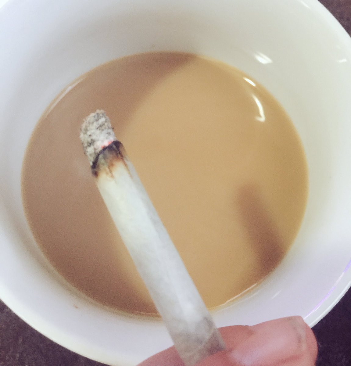 groundedmind0's tweet photo. How do you start your #morning ? ☕️🚬😍💨✨#cannabis #wakeandbake https://t.co/NDgn5NLYSL