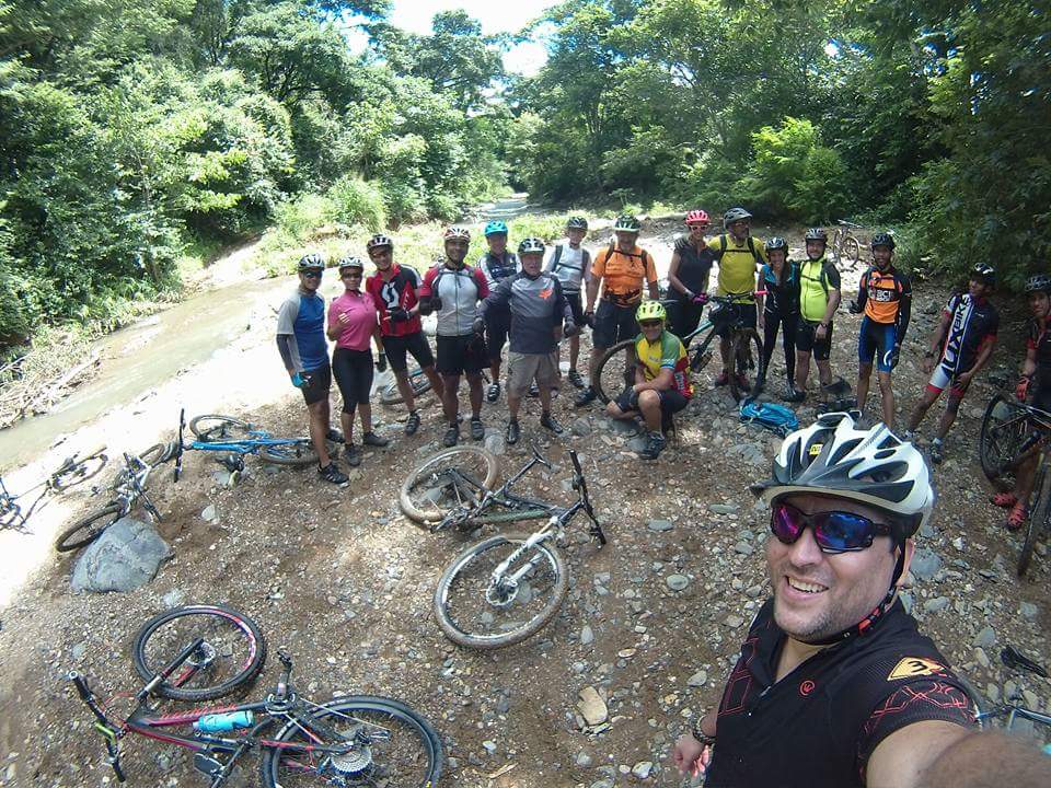 nuelrojas's tweet photo. Hola @mario_sabato somos ciclistas de montaña pero disfrutamos ver #LaVueltaxESPN   desde los teques, Venezuela https://t.co/P0KiVZTIkr