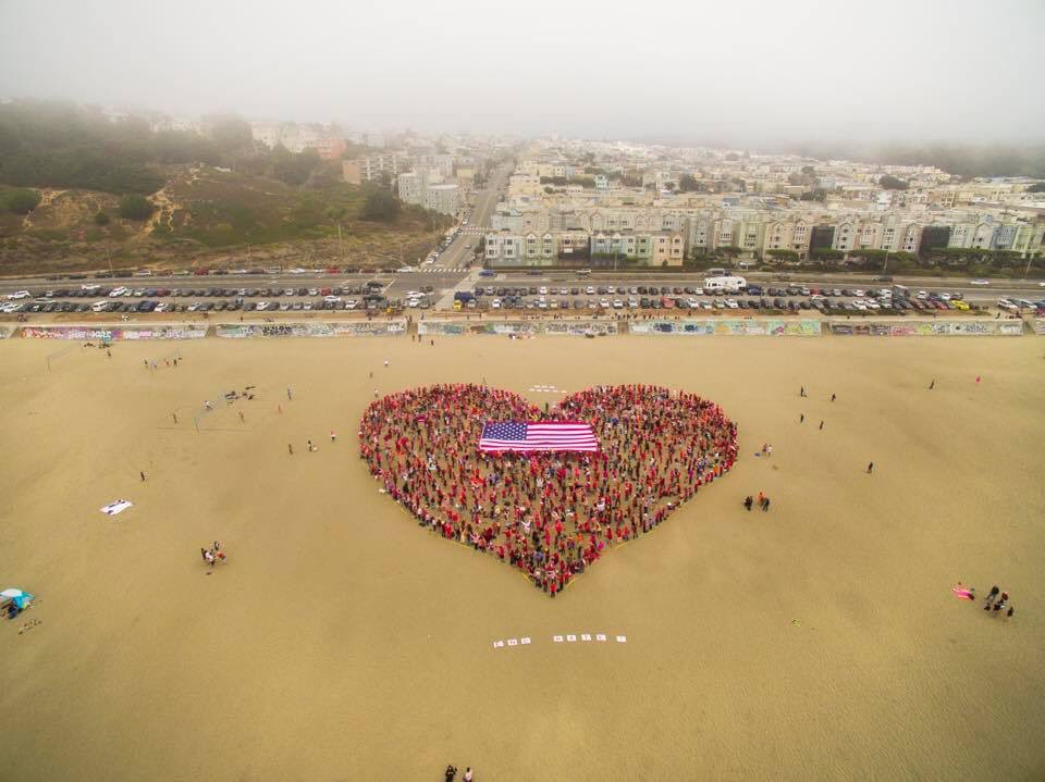 amaze_elleRN's tweet photo. SF Human Banner yesterday. Our hearts are all the same color fellow human brethren❤️ Let them pulse to one beat: love #humanbanner #endhate https://t.co/IfUhsAD13y