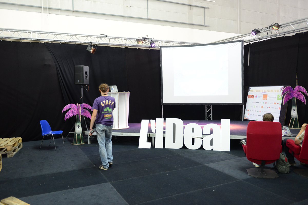 HackArdennes's tweet photo. Le résultat des votes sera dévoilé dans 30 minutes dans la "Black box" de l’IDéal, on vous attends nombreux! #HackCV17 #CV17 https://t.co/l6bfWryhkK