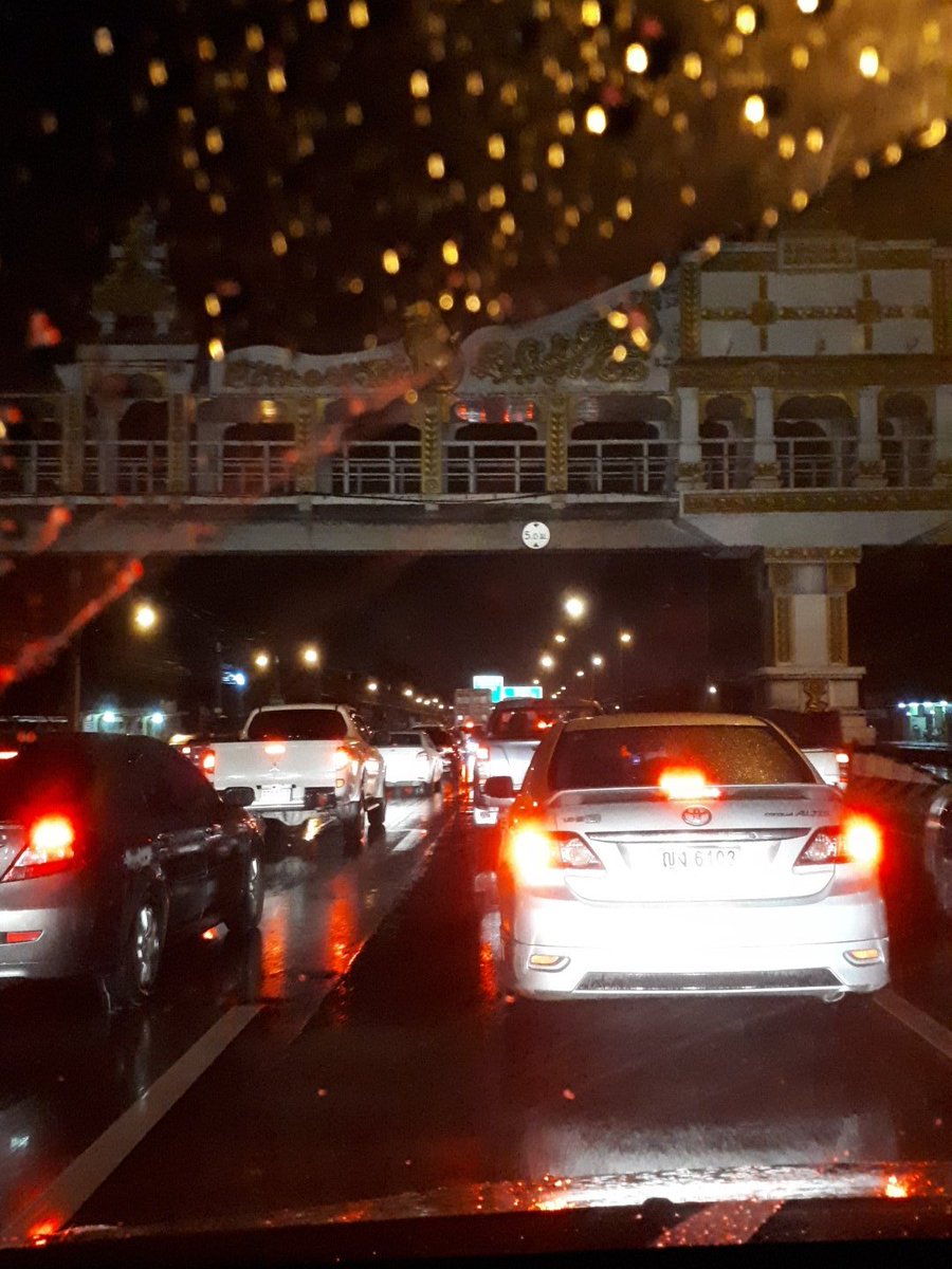 fm91trafficpro's tweet photo. RT @jeedapeek:   พุทธมณฑลสาย4  ขาเข้าติดมากแทบไม่ขยับ  ฝนตกตลอดทางตั้งแต่นครปฐม https://t.co/eB1KGSJq0L