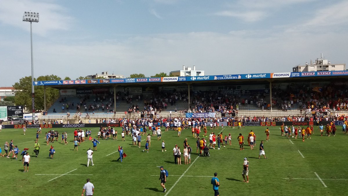 Camille_2Neau's tweet photo. Fin de match de folie à #Colomiers ... qui gagne après une belle remontada ! #USCoUSAP @ColomiersRugby #AllezColomiers https://t.co/YUPRX5fkWu