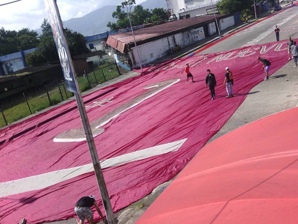 SoyDelCarrusel's tweet photo. La Avalancha Sur prepara los telones para el regreso de la Vinotinto a casa. https://t.co/LLXaLv4kt0