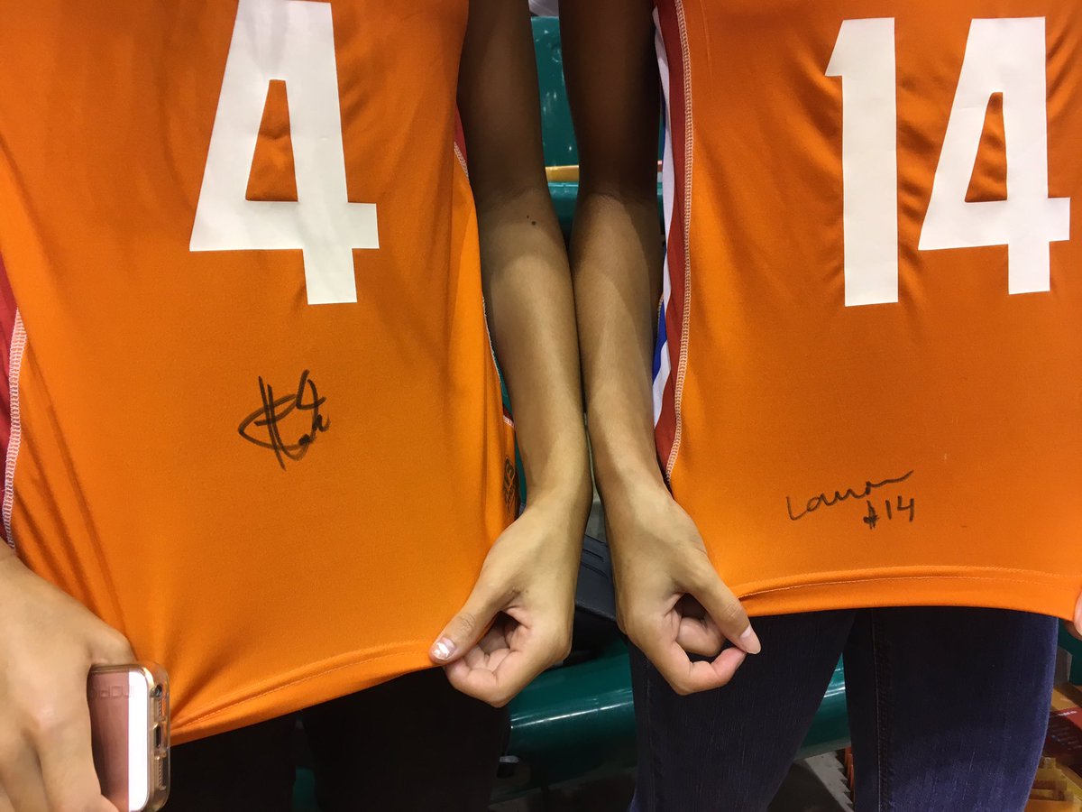 Eindelijk een handtekening van <a href="/CelestePlak/">Celeste Plak</a> <a href="/lauradijkema/">Laura Dijkema</a> #LetsGoOrange