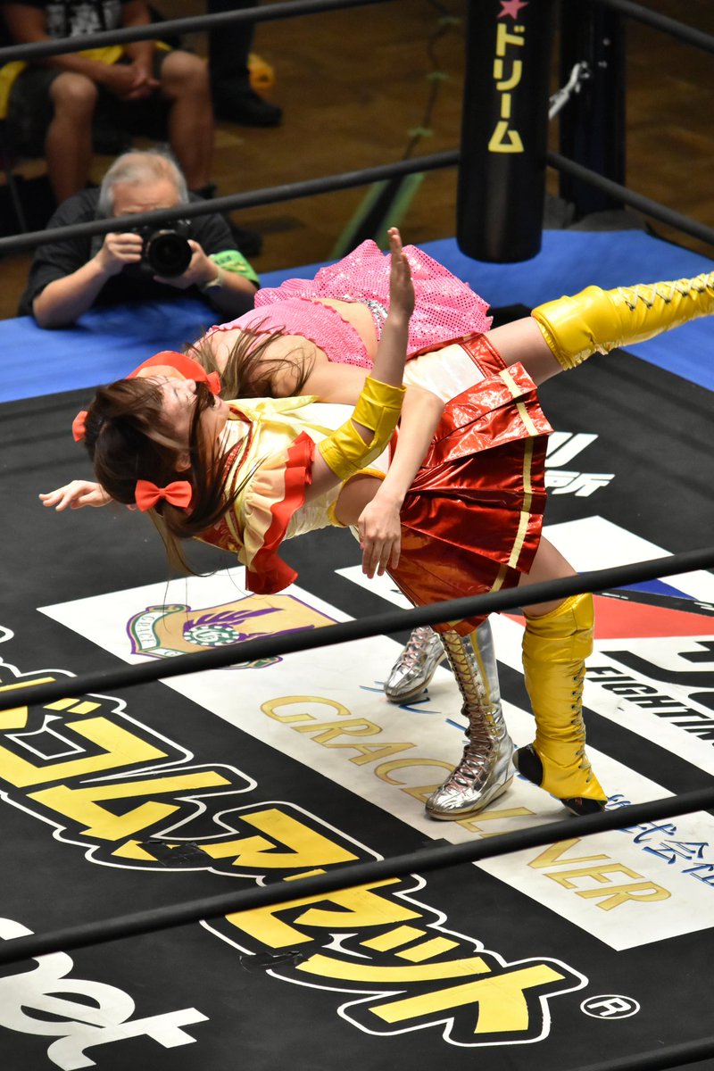 難民 東京女子プロレス 8 26後楽園 トラースキックやddtなど正調のプロレス技が飛び交う中 伊藤選手が高角度逆エビ固めでシングル初勝利 Tjpw