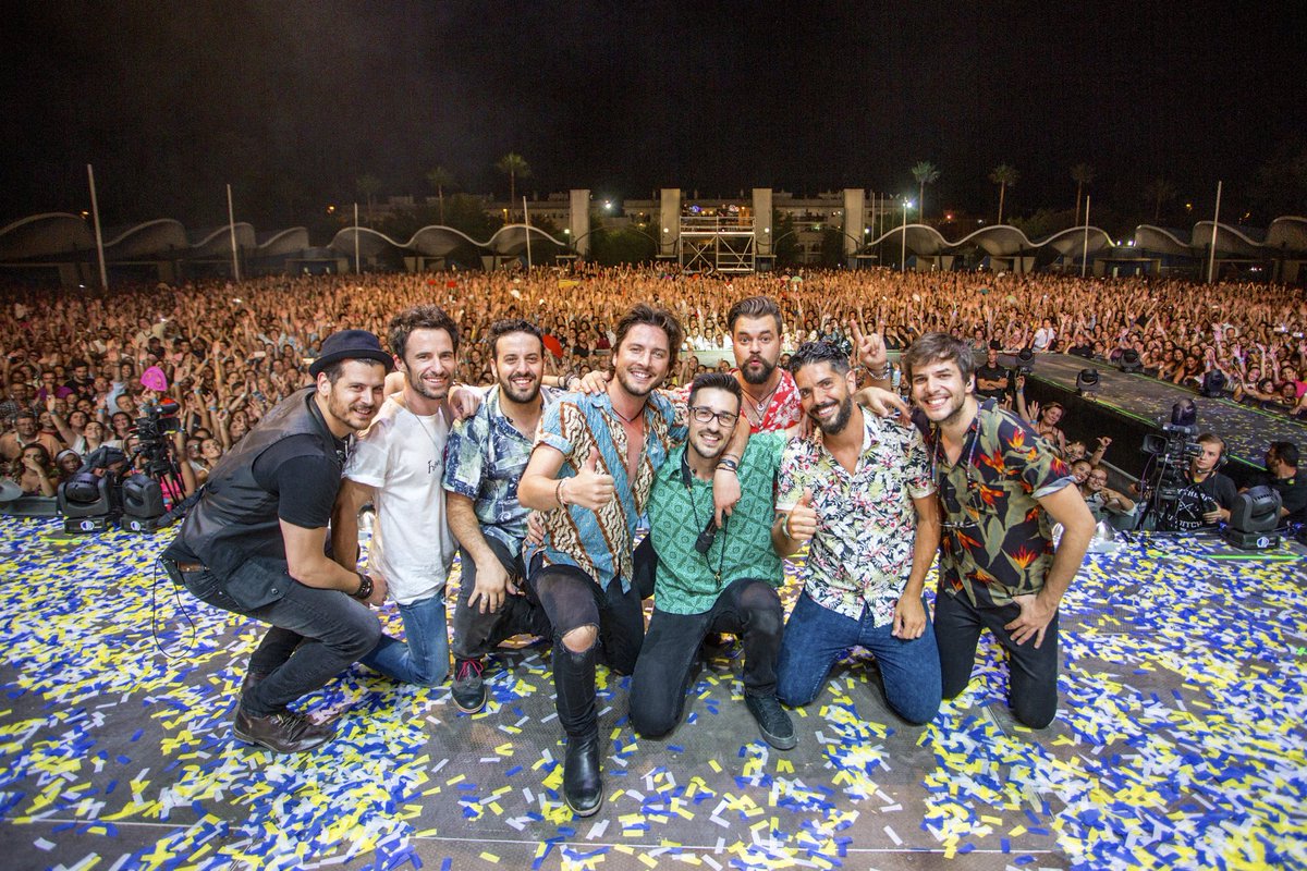 manuelcarrasco_'s tweet photo. Que noche más bonita en casa !!! Gracias a todos. #casa #corazon #amor https://t.co/KgDTrMvpuN