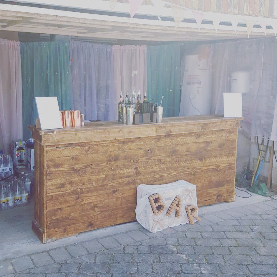 One of our vintage bars out today in Surrey for a bank holiday wedding #WeddingBar #VintageBar #MobileBar