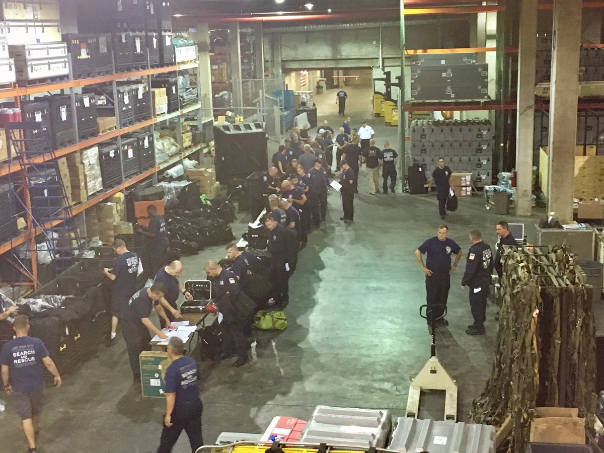 NYPDSpecialops's tweet photo. Stay safe @fema US&amp;R NY-TF1, a joint team of personnel from NYPD &amp; FDNY have been deployed to assist in the #HurricaineHarvey rescue effort. https://t.co/0MTHUbxgcJ