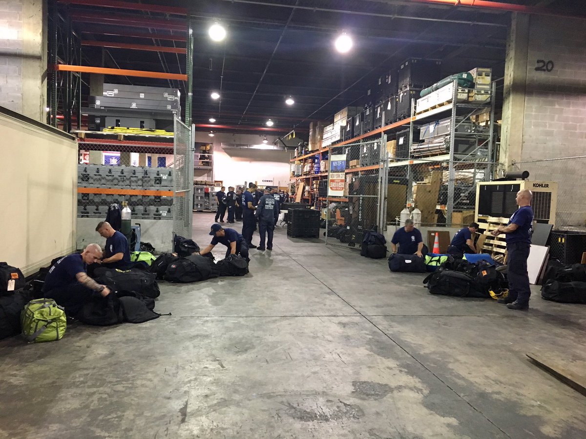 NYPDSpecialops's tweet photo. Stay safe @fema US&amp;R NY-TF1, a joint team of personnel from NYPD &amp; FDNY have been deployed to assist in the #HurricaineHarvey rescue effort. https://t.co/0MTHUbxgcJ