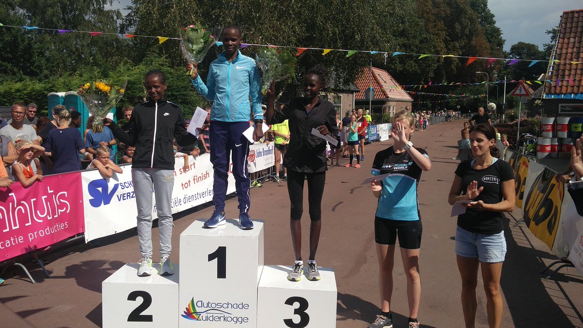 Hemmeromloop's tweet photo. Winnaars bij de dames 10km wedstijdloop in Hem
1e Thabita Gichia 33:02
2e Zinash Mekonnen 34:01
3e Elizeba Cherono 34:21 https://t.co/2IjKcZFgBm