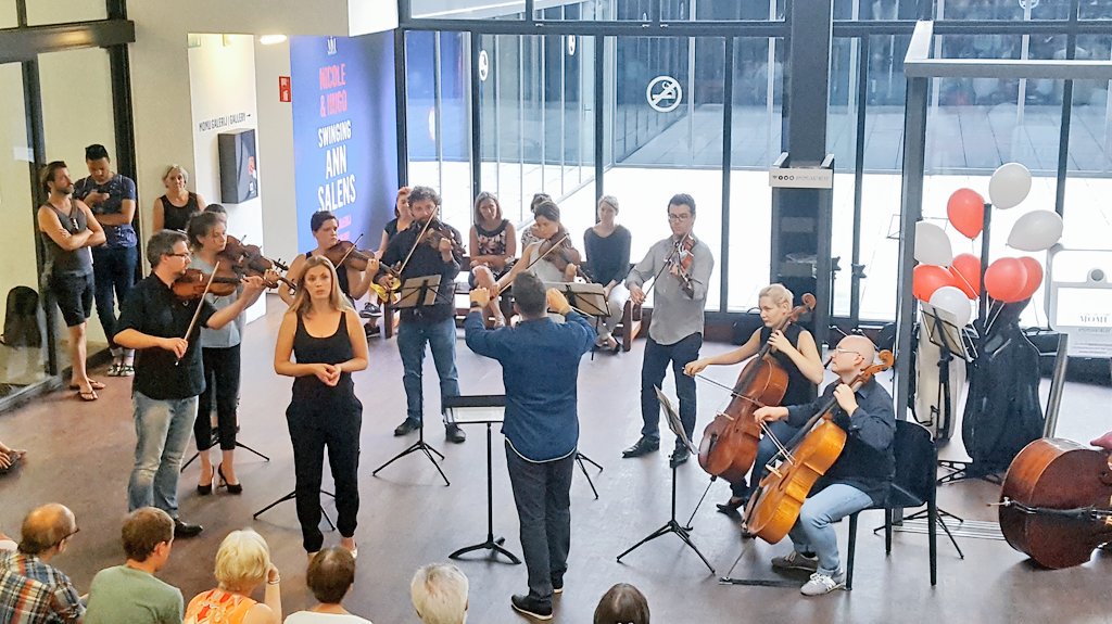 GoGustaf's tweet photo. We're at @Cultuurmarkt with #BohoStrings! They play one last concert at 5.15pm today @ ModeMuseum #Antwerpen. #Cultuurmarkt https://t.co/EMtL9rPTIx