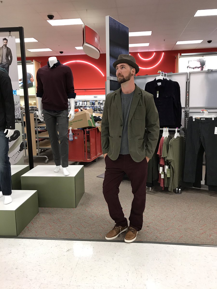 Am_Harden's tweet photo. Our Team members here at 2230 are looking good in A New Day and Goodfellow @JessMoliterno @paigekadau @monico_g https://t.co/86f31ftku2