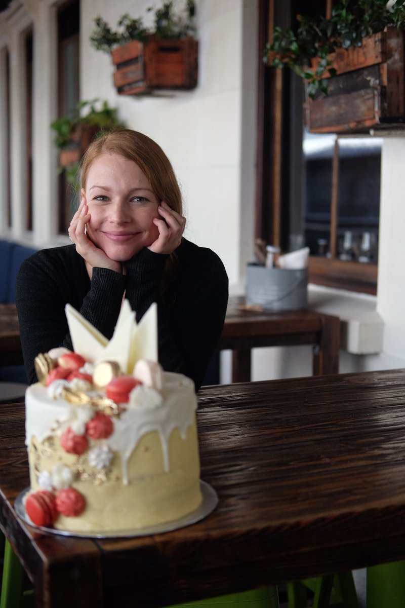 ai_video_s's tweet photo. This afternoon we surprised @BenikePalfi from @ILoveFoodiesCT with her very own @TessasBakery Birthday Cake!!! How delish does this look? https://t.co/Nv1flq0DHM
