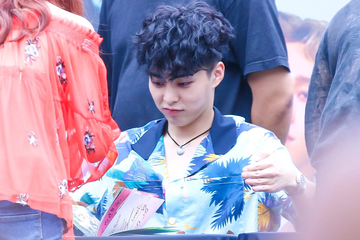 170813 신촌 팬싸인회 🙈💖 #xiumin #시우민
cfile7.uf.tistory.com/original/998FD…
cfile21.uf.tistory.com/original/99A57…
cfile22.uf.tistory.com/original/999C4…
cfile6.uf.tistory.com/original/99662…