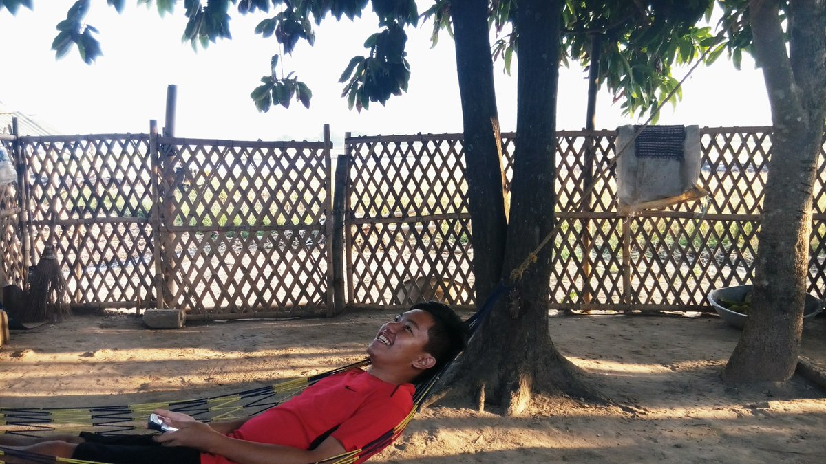 itsalomiranda's tweet photo. tb to my first time using a hammock 

#Practicum2017

(c) @jamiejuseal https://t.co/k20BpTqjqn