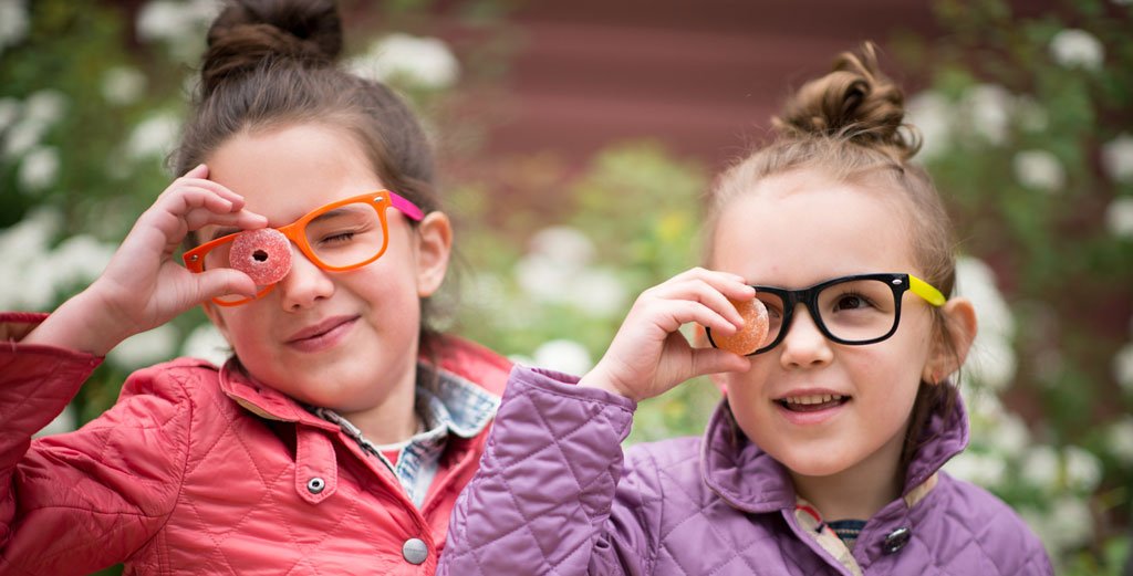 SurfSweets's tweet photo. Help your kids celebrate #nationalfriendshipday with #allergyfriendly #surfsweets. Get your $1 off coupon here. https://t.co/iOSrVmYalr https://t.co/ildKi0UfKV