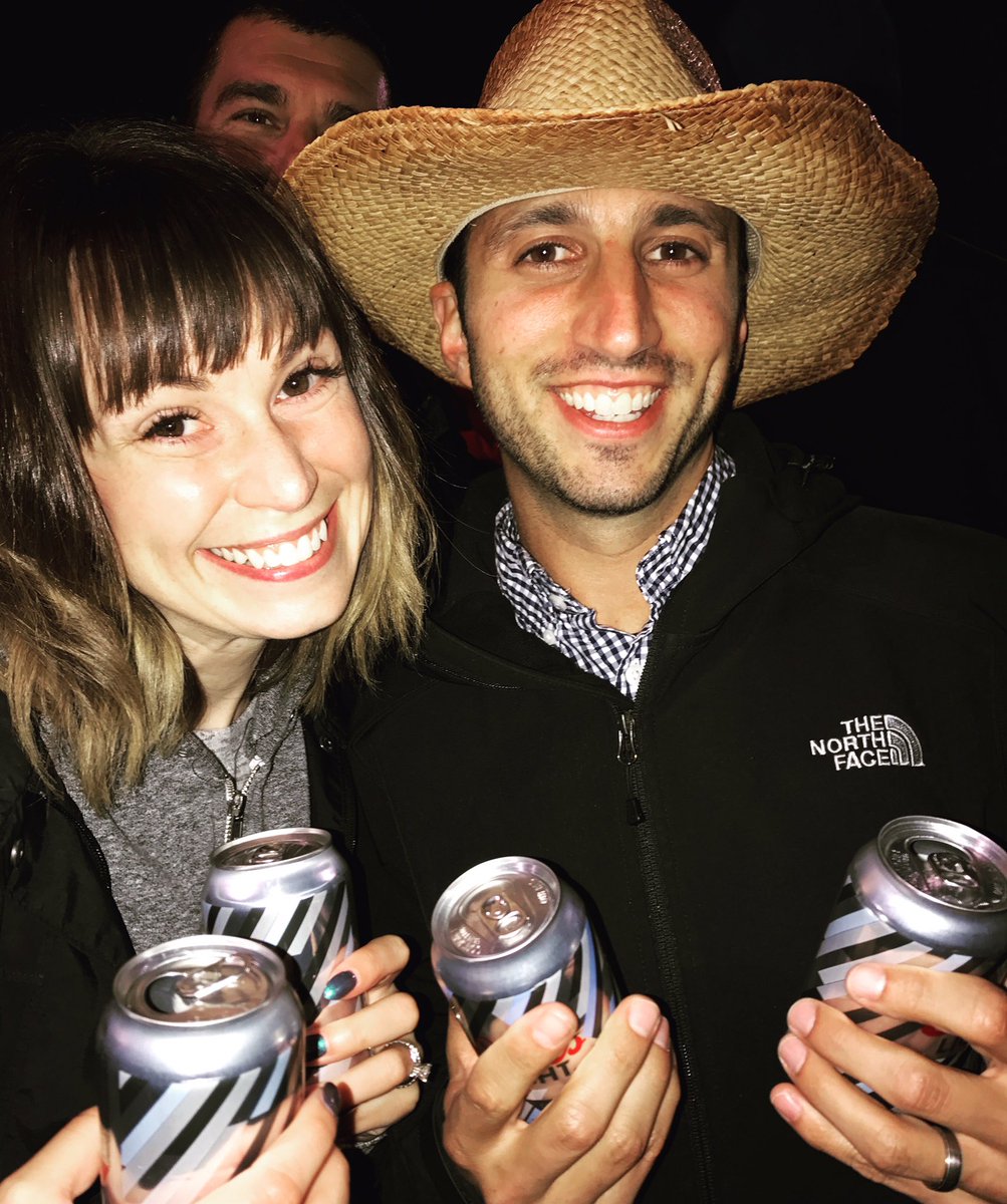 SQ85's tweet photo. Great time at #atlanticfest2017 with @EddieSheerr! @blakeshelton put off an amazing show (despite being a little chilly😝) #nlwx https://t.co/SKmeac6D5Q