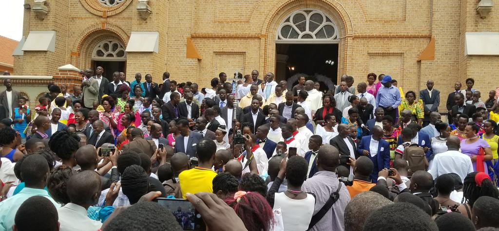 HEBobiwine tweet picture