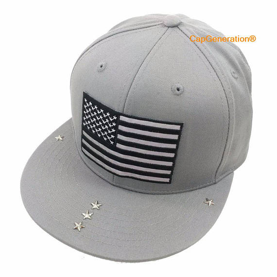 cap_generation's tweet image. Gray Snap Back, Baseball Cap, REFLECTIVE US #accessories #hat @EtsyMktgTool etsy.me/2kAKj1r