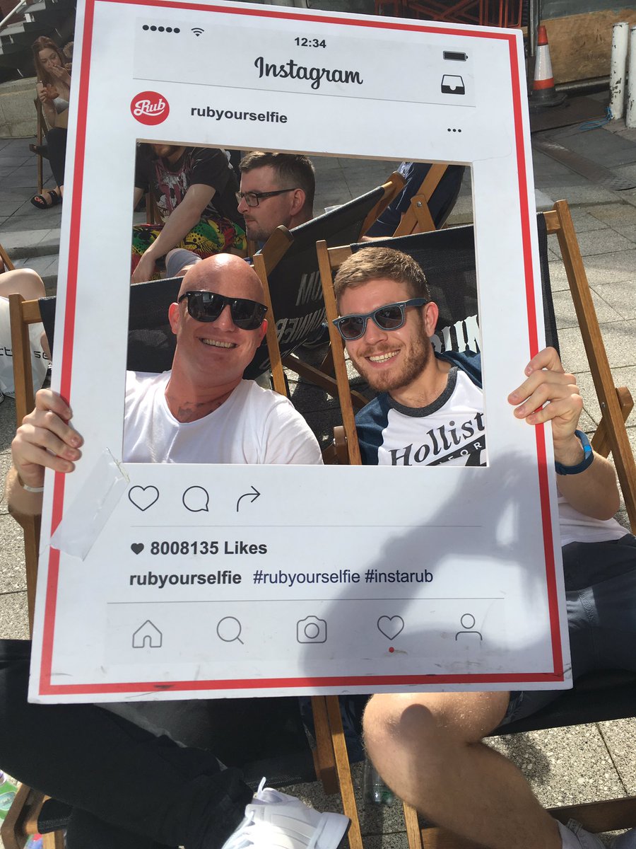 MarcSuffolk1's tweet photo. Glorious #Birmingham sunshine @rubyourselfie #BBQfest with the Cus @HootHospitality @adamhayes900 ππ» π #RubYourSelfie #RubYourself #InstaRub https://t.co/NTeSj1lXhS
