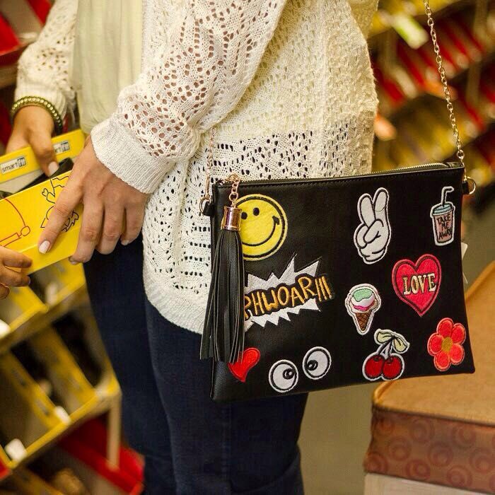 Galeria360's tweet photo. Regresa a clase con estilo. ¡#DateLaVuelta por nuestro primer nivel! #BackToSchool360 #Shopping360
Accesorios y cartera: #kbstores https://t.co/AG3Vf8OulJ