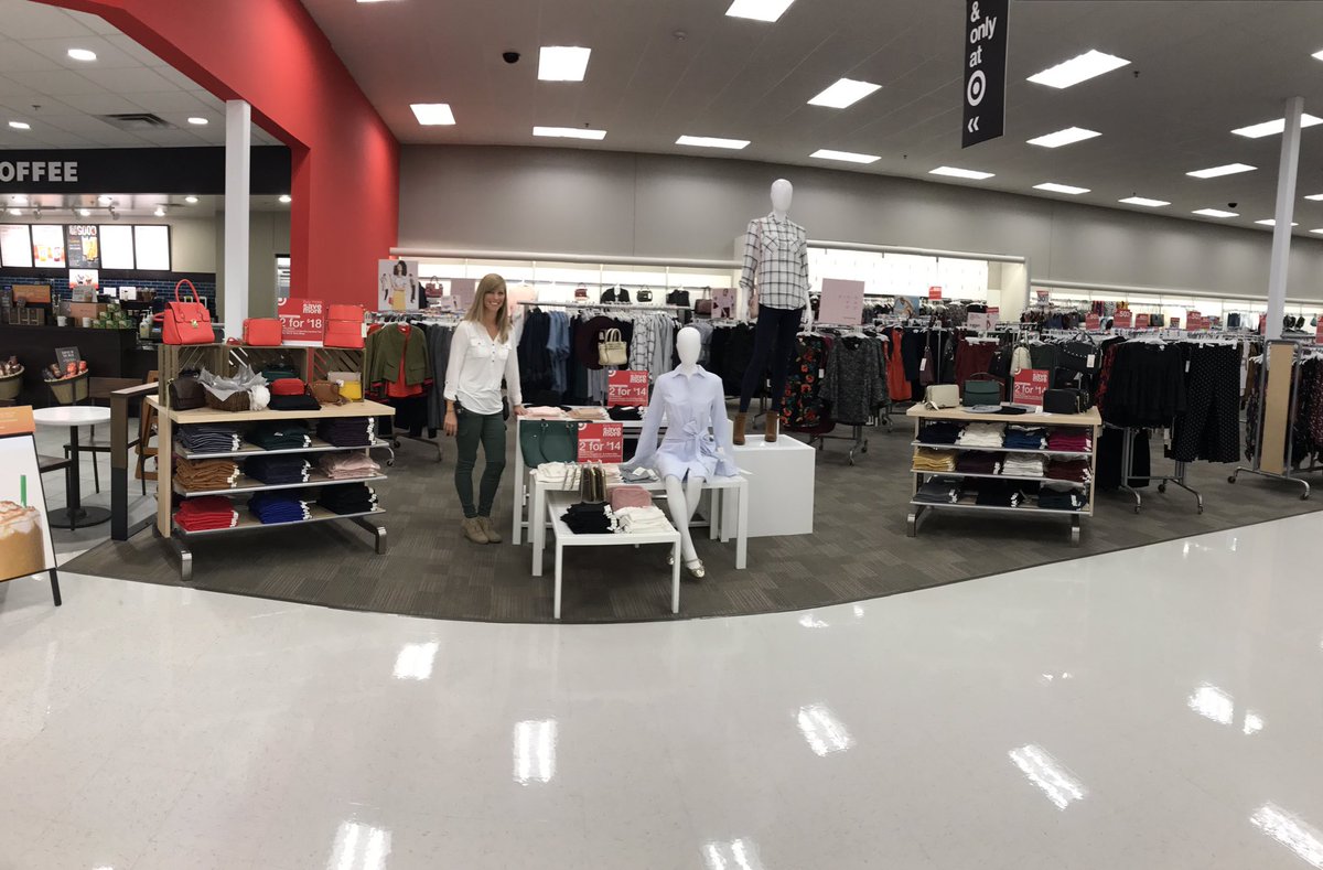 barbewallace's tweet photo. T0795 looking so good, STL even wore her fancy shoes! They are scheduled &amp; set up to SELL! #D351KnoxvilleTN @AbbyRollman @KellyPike6 https://t.co/a20wwanqFc