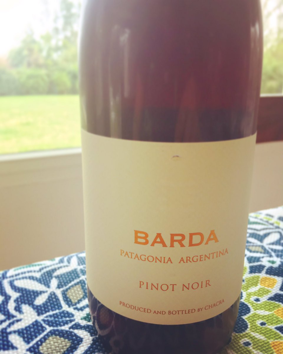 El mejor pinot del pais, para mi humilde parecer... Salut! <a href="/bodegachacra/">Bodega Chacra</a> @altairvinos #tomarvino