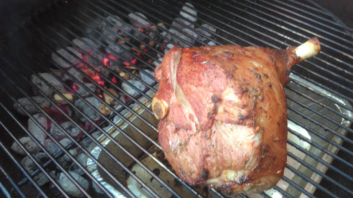 bbqbeerbeaver's tweet photo. #Sunday #BBQ Mesquite smoked leg of #Lamb https://t.co/aOvqsTLfTn