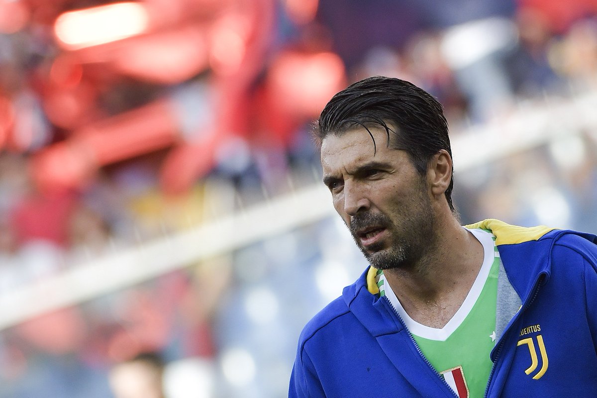 gianluigibuffon's tweet photo. 📸 #GenoaJuve #G1G1 https://t.co/Hst1pXbG6D