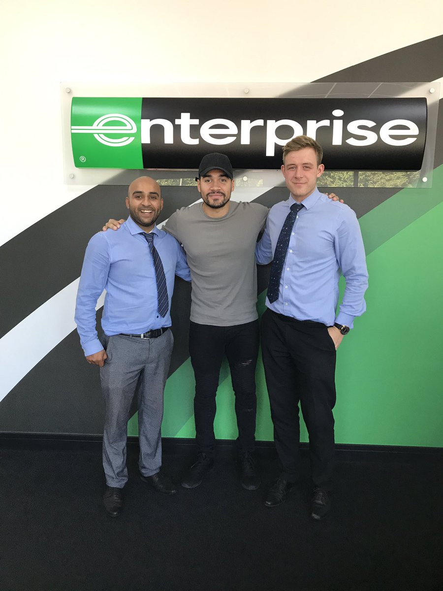 EnterprisePboro's tweet photo. Louis Smith in an E9 blue shirt sandwich #CelebSundays #E9DreamTeam 🏅 https://t.co/kWacPhcBw7