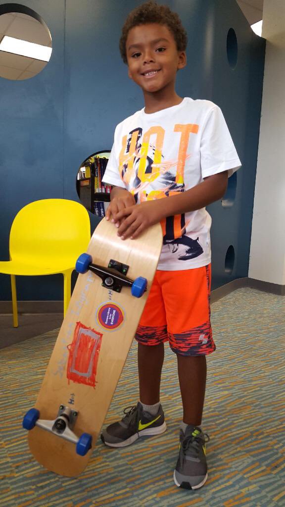QPLNYC's tweet photo. Thank you to @BloombergDotOrg for helping some happy teens build their own #skateboards! #BloombergService #PeninsulaLibrary #QLeveryone https://t.co/RWfv78Zb1N