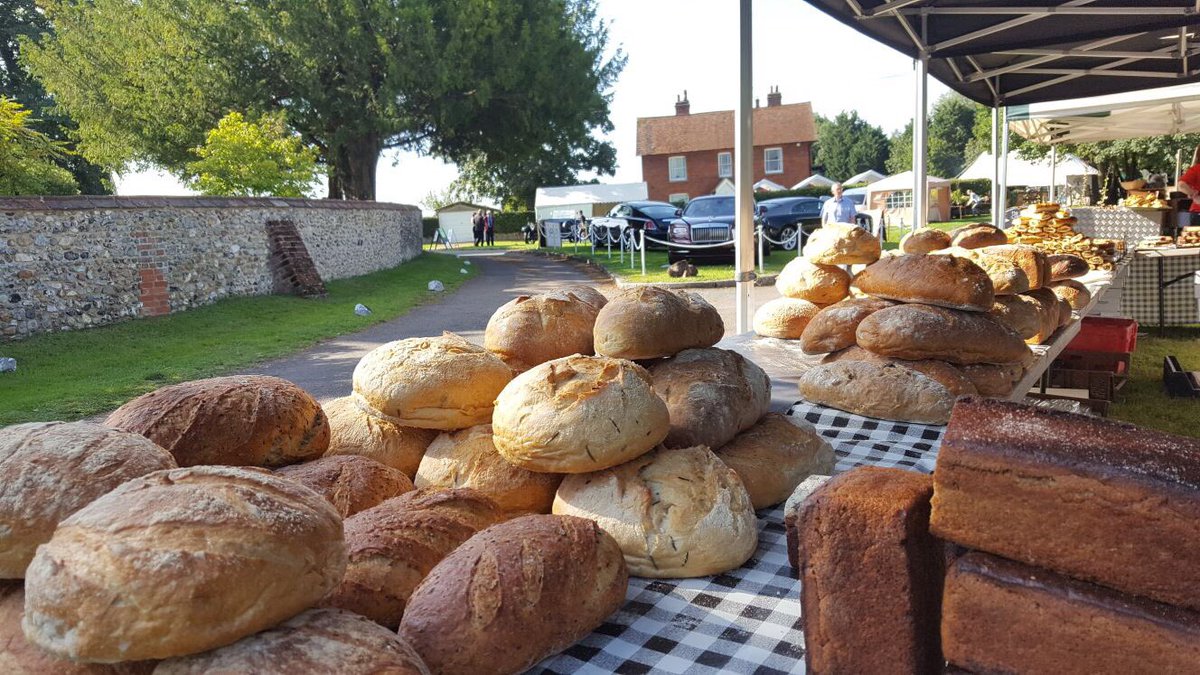 CountessWarwick's tweet photo. Bread anyone!? This is the stunning Brown Bread stand at our show...#countessofwarwickshow #countryshow #cows2017 #brownbread #stand #bread https://t.co/M5N4umbR12