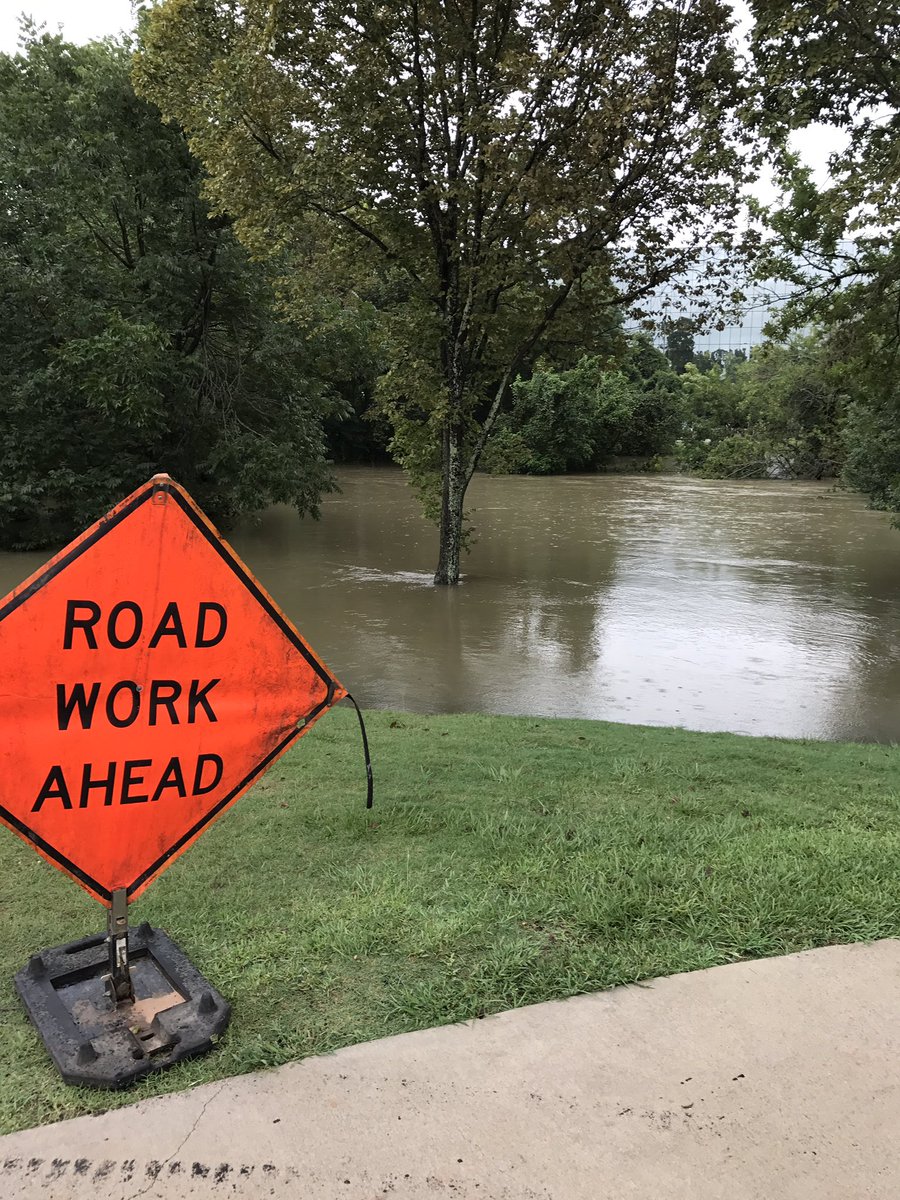 KovarDave's tweet photo. #houstonflood#terryhersheypark buffalo bayou at dairy Ashford https://t.co/SvOM7etsDr