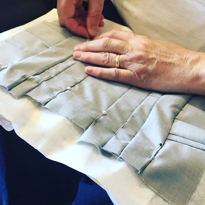 AKAWeedJesus's tweet photo. Sunday afternoon sewing session. #rakasu https://t.co/2fX9LeuUpj https://t.co/LCzvRwYa2U