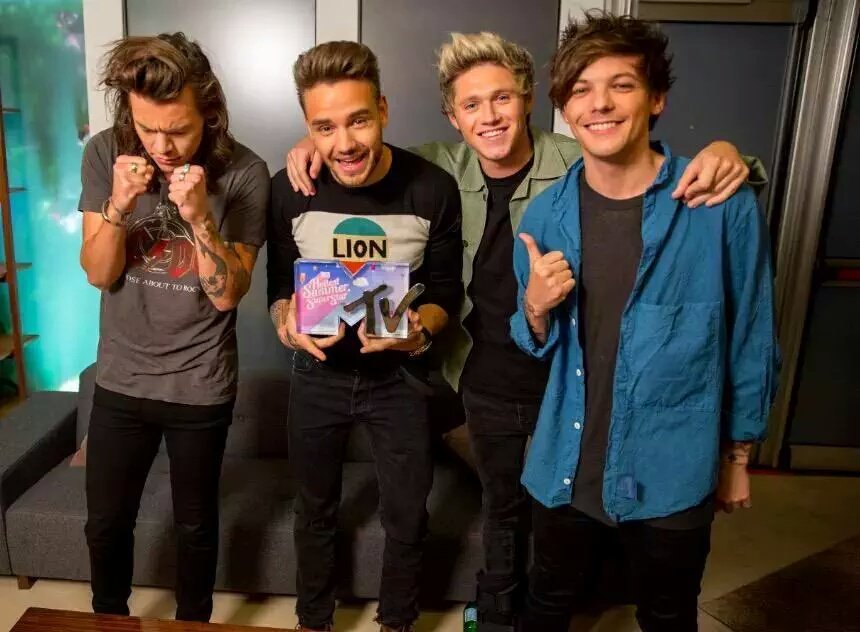 OfficialNHMX's tweet photo. @NiallOfficial @NiallUpdates_MX 🍀Day 7 - Niall and ot4. 😭💕
#24DaysOfNiall 
#NHMX🇲🇽 https://t.co/siPmklH8GE
