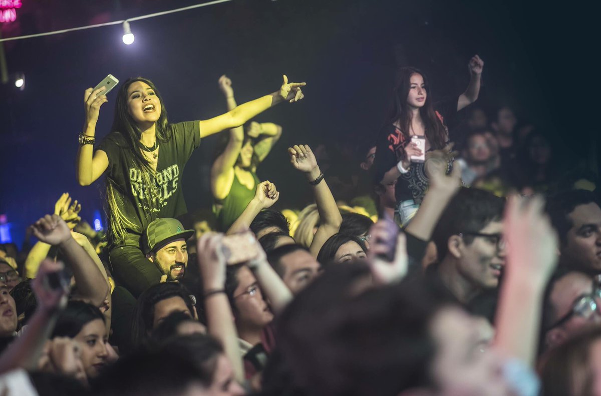 NevermindPeru's tweet photo. Gracias a todos los que fueron a #Nevermind #FestBar. Pueden ver algunas fotos en la página de Facebook de @touristamusic. https://t.co/OdXAGDRq3D
