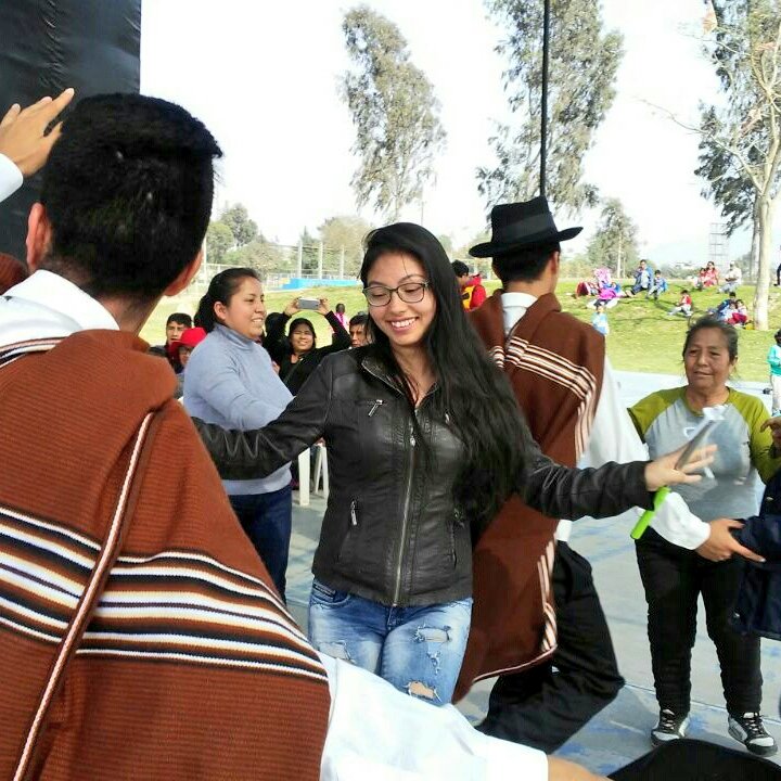 limaserpar's tweet photo. 🎉💃 Las familias vinieron a celebrar el #DíaMundialDelFolklore en el #ClubZonal Huiracocha de San Juan de Lurigancho. 😊 https://t.co/WN0YEcKCk6