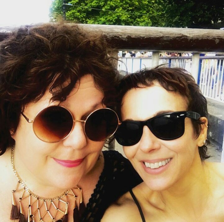 AmandaAbbFans's tweet photo. Amanda spent a lovely afternoon with her friend at South Bank today ❤. [@CHIMPSINSOCKS] https://t.co/s84dP3JKVB