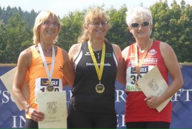 mtg_la's tweet photo. DM-Wurf-Fünfkampf: Titel für Bettina Schardt W45 u. Ellen Weller W50 sowie Team-Silber für Ellen Weller, Birgit Ott und Ilona Werner. https://t.co/SOw78CEp1s