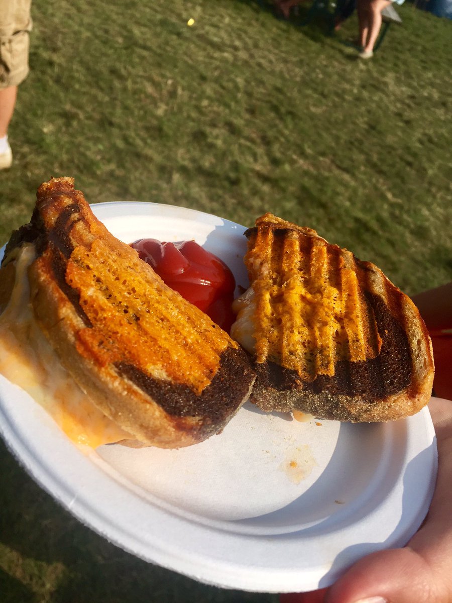#ShakaBean waffles and gourmet grilled cheese <a href="/Bushstock2017/">Bushstock Festival</a> to cap off a stellar weekend in #NorfolkCounty 🤘🏻
